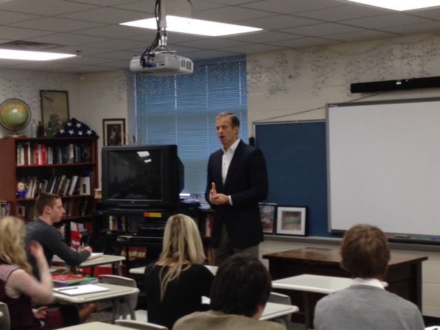 Thune Briefs Students On Budget Bill