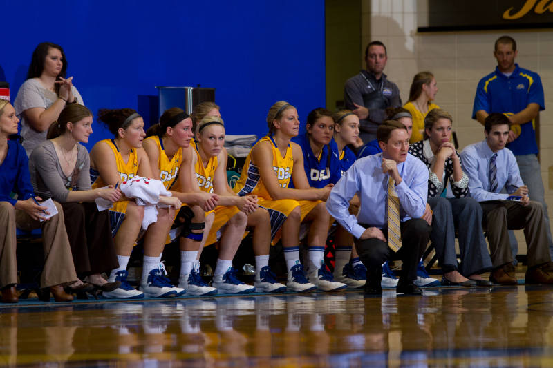 SDSU Women Seek Road Win