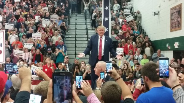 Trump Stumps Iowa Trump Stumps Iowa