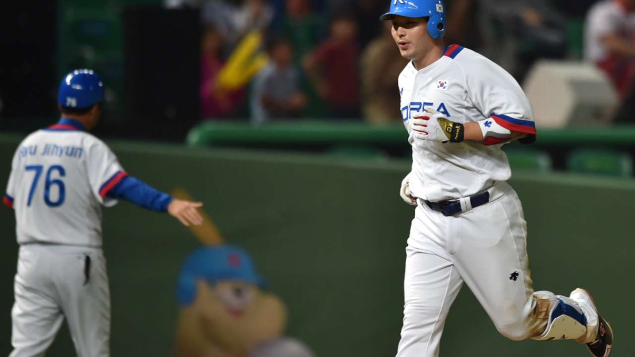 Twins Sign Korean Star