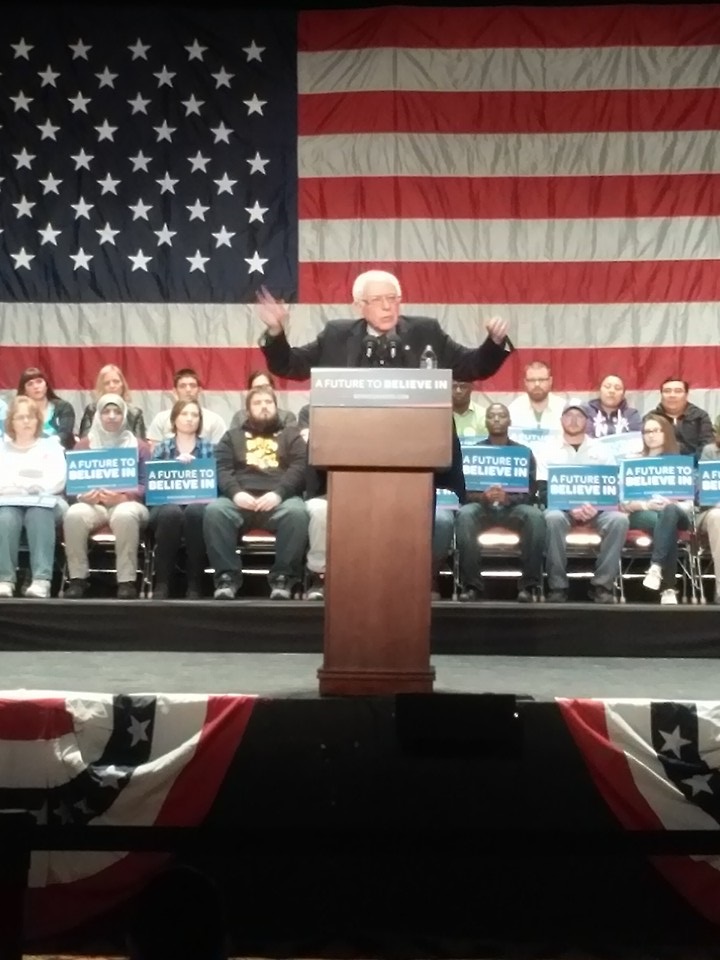 Democrat Bernie Sanders Campaigns in Sioux City; Focus on Economy, Big Banks Democrat Bernie Sanders Campaigns in Sioux City; Focus on Economy, Big Banks