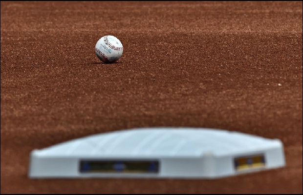 Royals Fall To Rangers