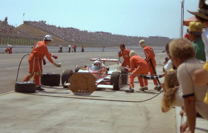 Castroneves Tops In Iowa