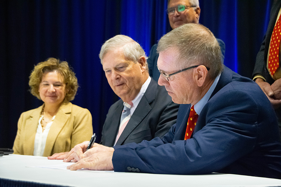 USDA signs Bill USDA signs Bill