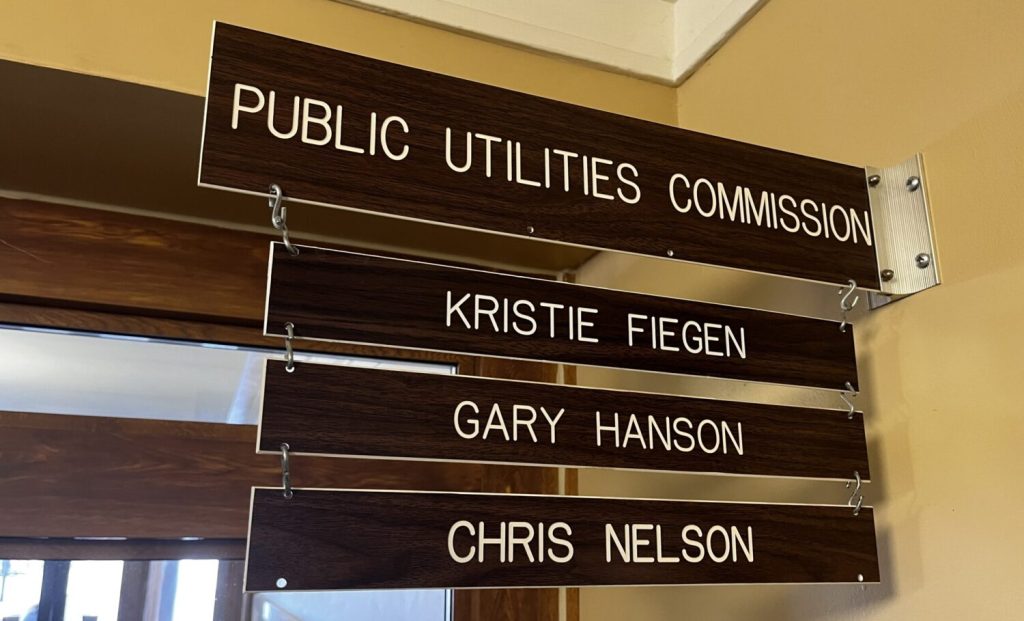 BILL RESTRICTS FOREIGN OWNERSHIP OF ELECTRIC FACILITIES IN SOUTH DAKOTA